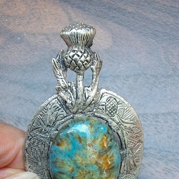 Beautiful Vintage Scottish Thistle Pendant Stamped Miracle - Picture 4 of 9